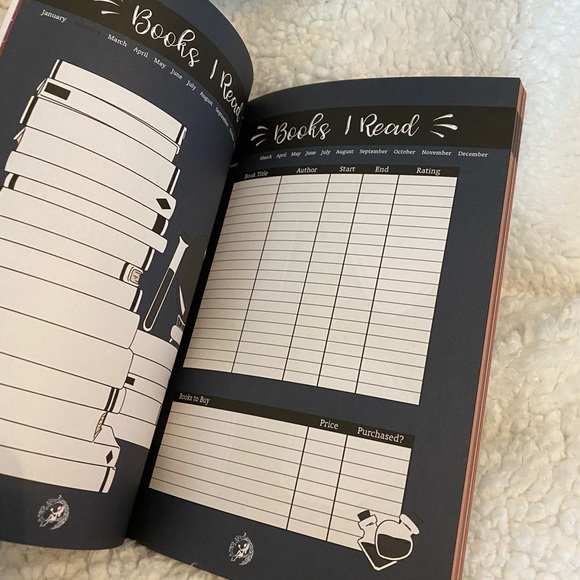 2020 New Fairyloot Reading Journal - Picture 2 of 5